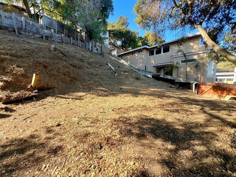 65 Madera Avenue San Carlos, CA 94070