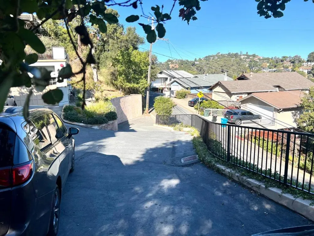 65 Madera Avenue San Carlos, CA 94070