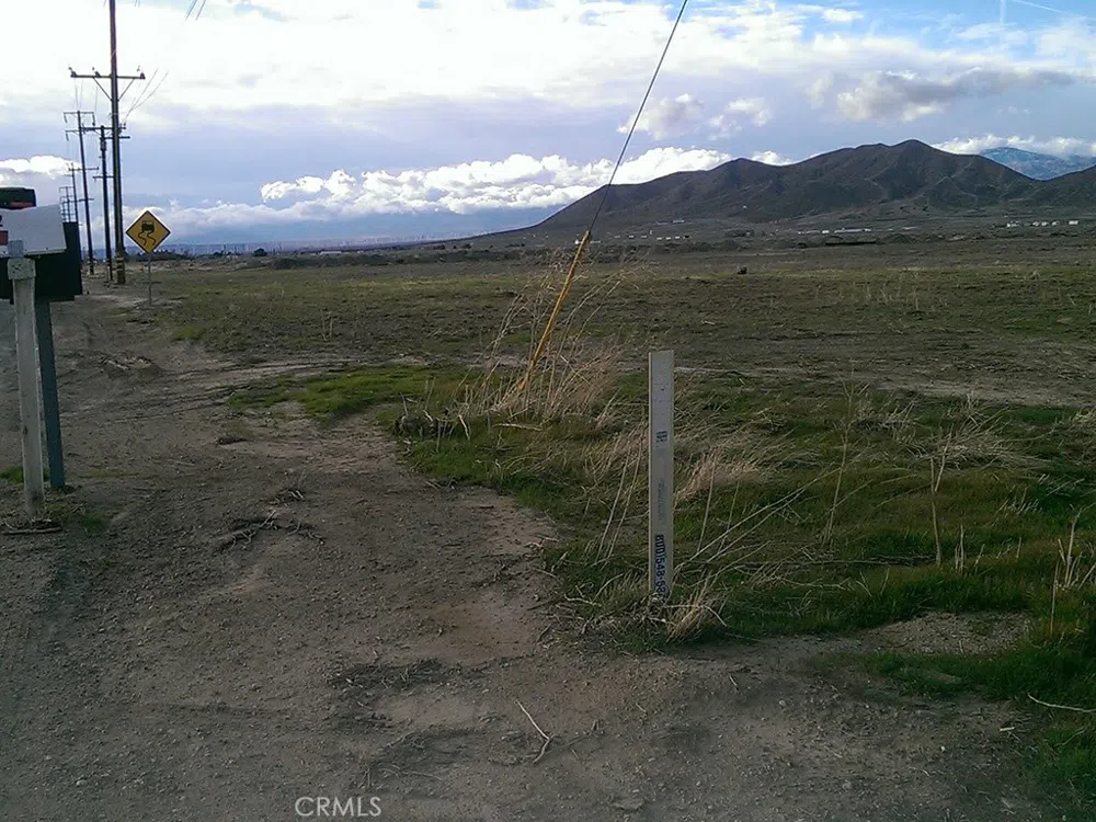 60 St. West & Rosamond Boulevard Rosamond, CA 93560