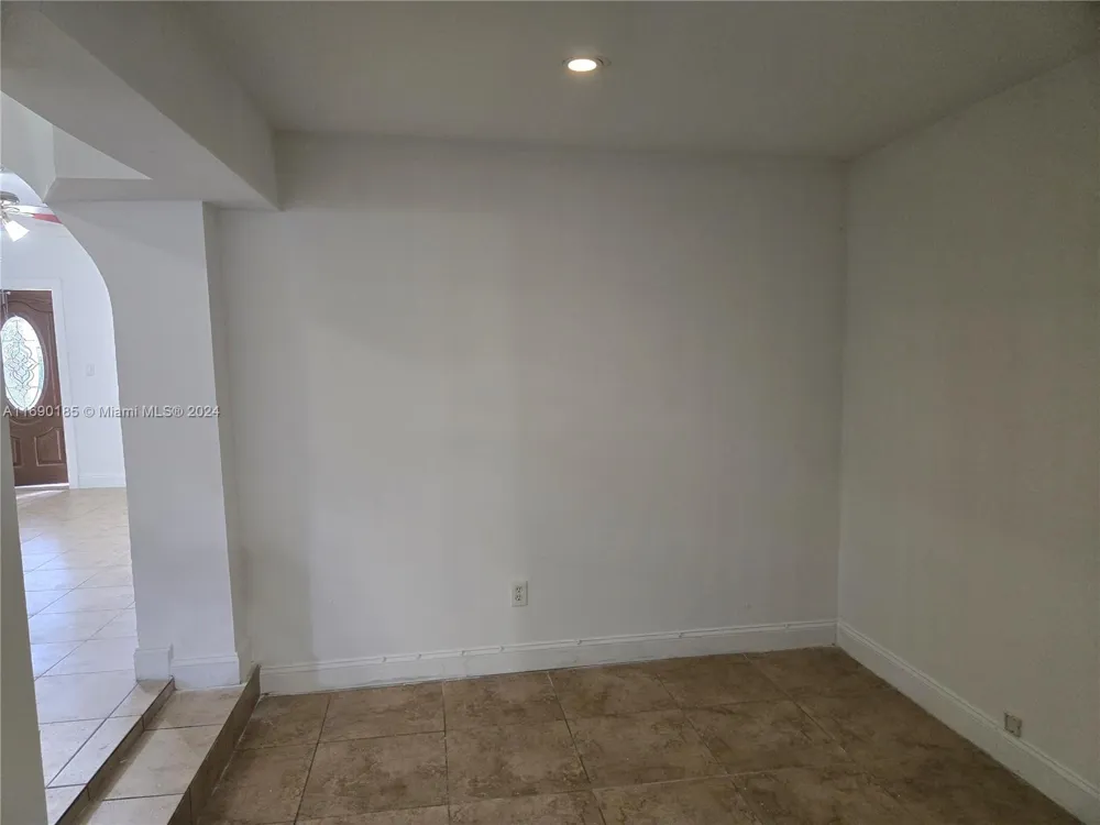 961 E 32nd St Hialeah, FL 33013