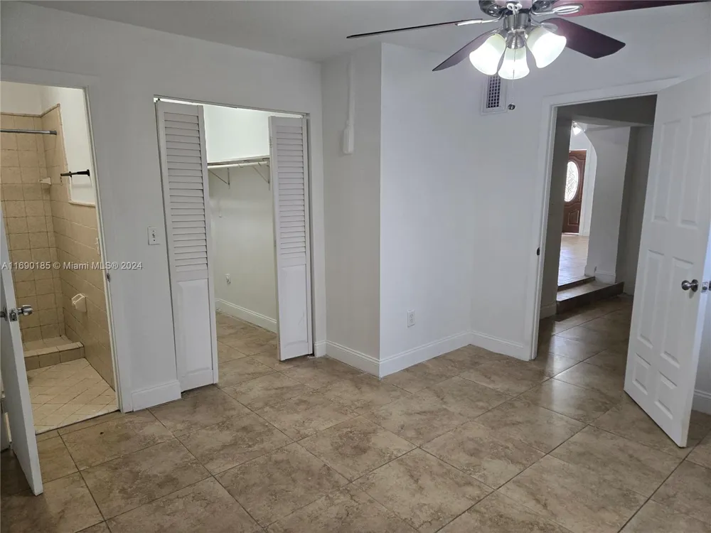 961 E 32nd St Hialeah, FL 33013