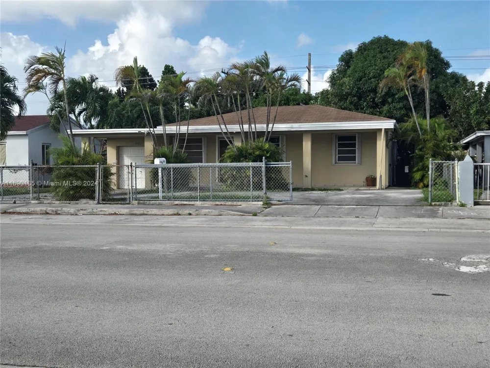 961 E 32nd St Hialeah, FL 33013