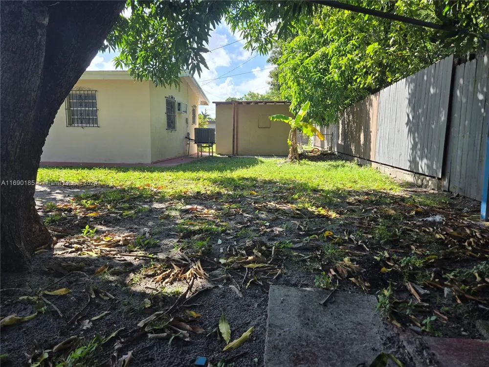 961 E 32nd St Hialeah, FL 33013