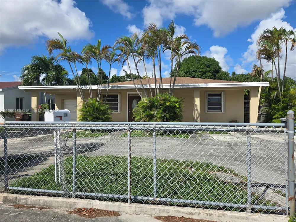 961 E 32nd St Hialeah, FL 33013