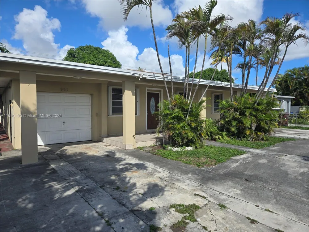 961 E 32nd St Hialeah, FL 33013