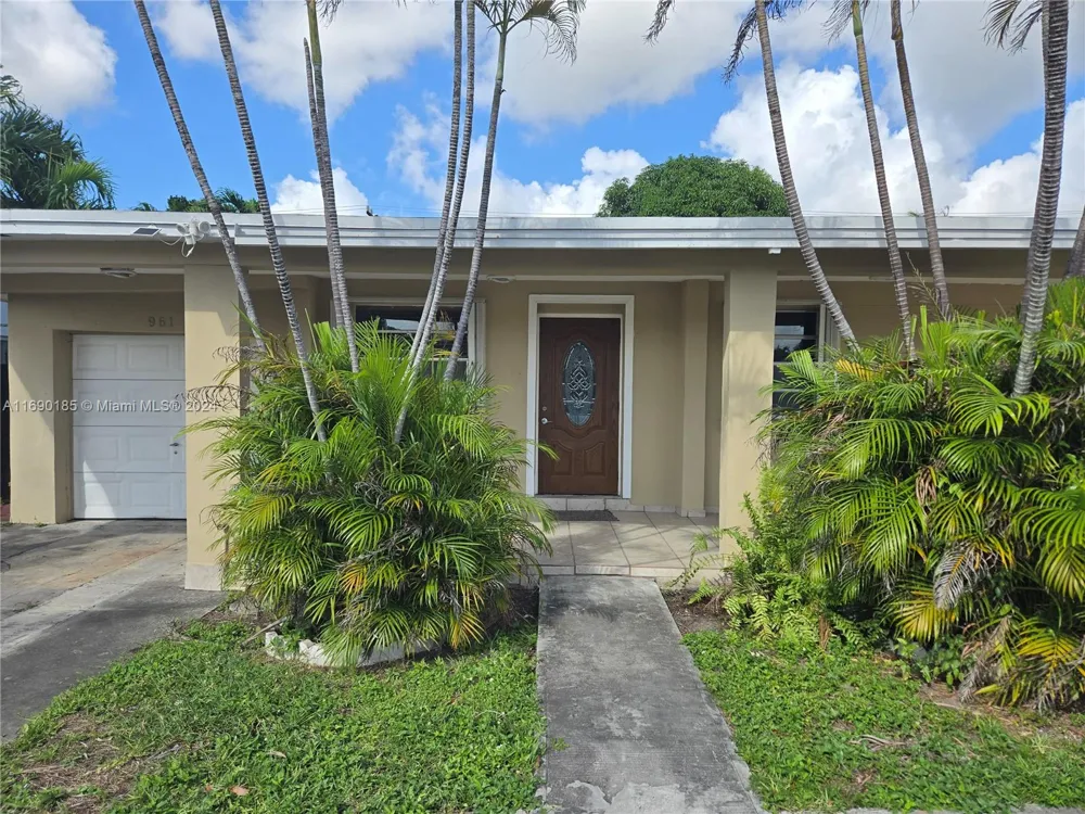 961 E 32nd St Hialeah, FL 33013