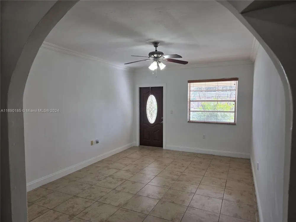 961 E 32nd St Hialeah, FL 33013