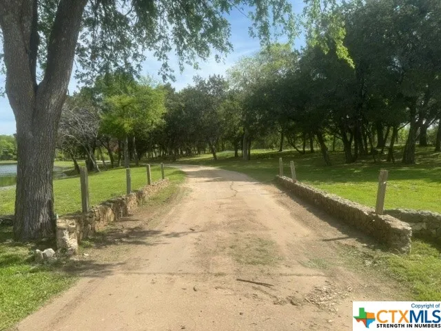 1291 Tweedy Road Valley Mills, TX 76689
