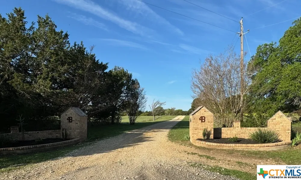 1291 Tweedy Road Valley Mills, TX 76689