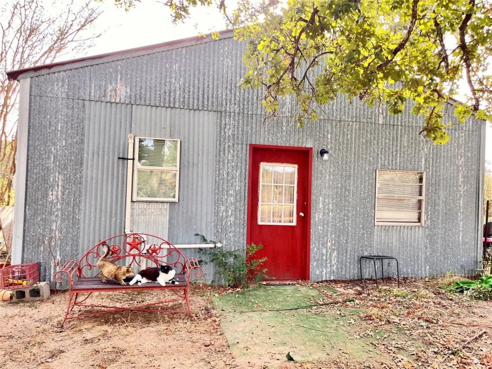 3869 Fm 2095 Cameron, TX 76520