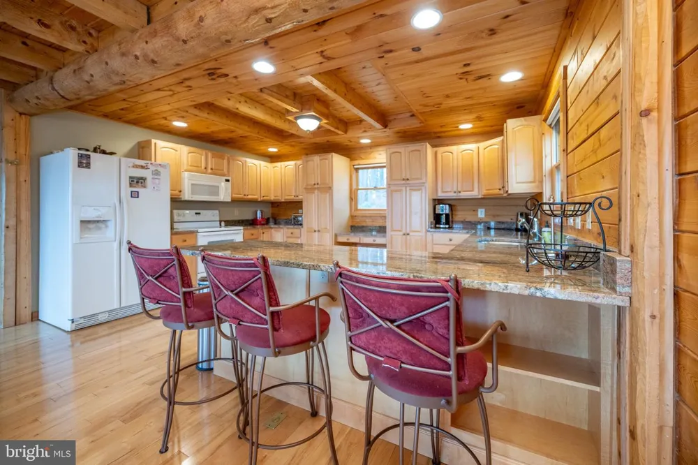 439 PARADISE HEIGHTS Oakland, MD 21550
