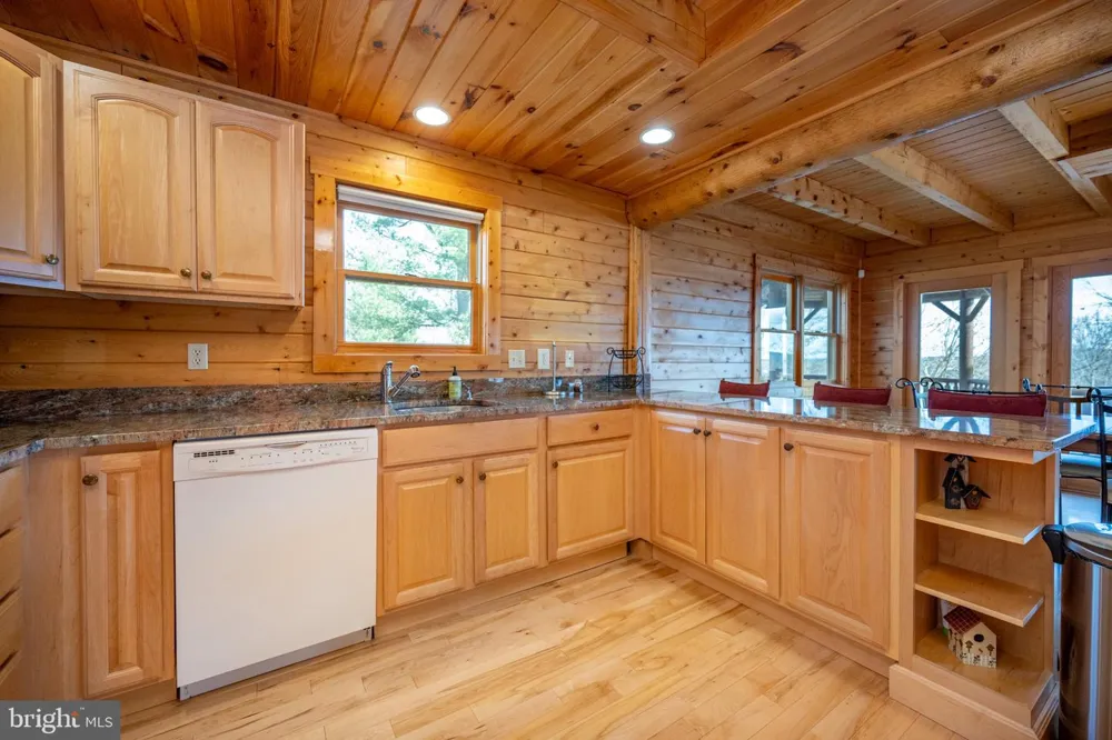 439 PARADISE HEIGHTS Oakland, MD 21550