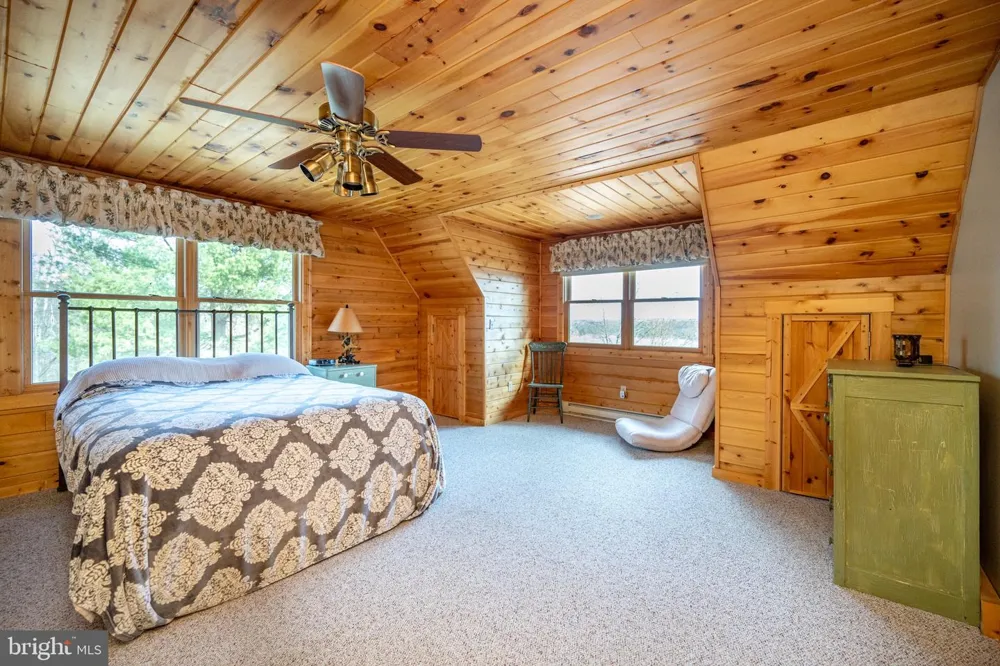 439 PARADISE HEIGHTS Oakland, MD 21550