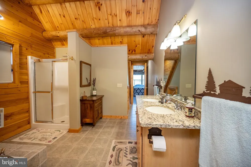 439 PARADISE HEIGHTS Oakland, MD 21550