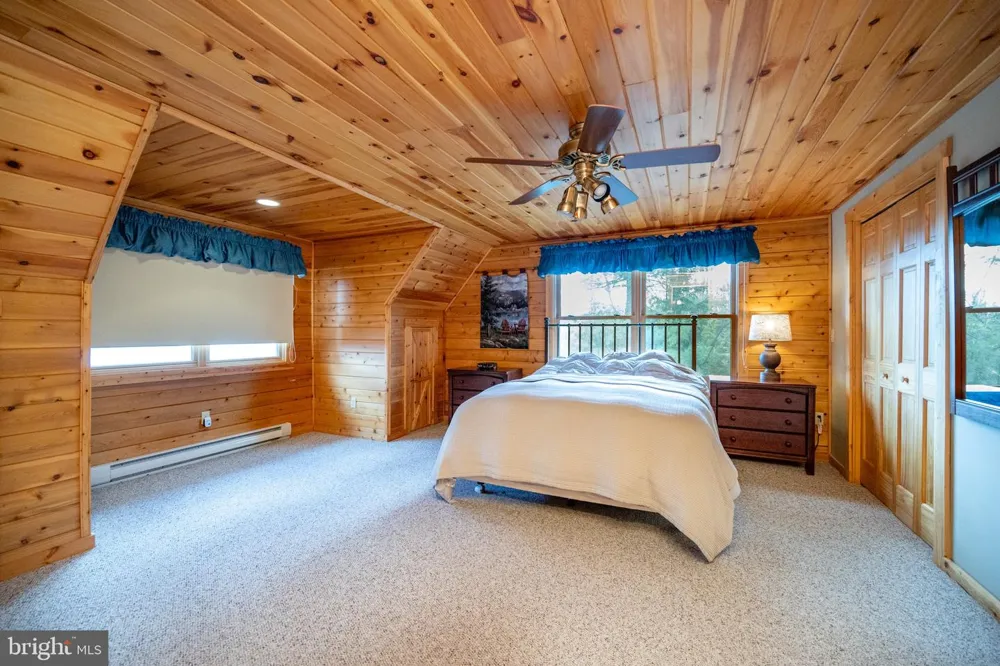439 PARADISE HEIGHTS Oakland, MD 21550
