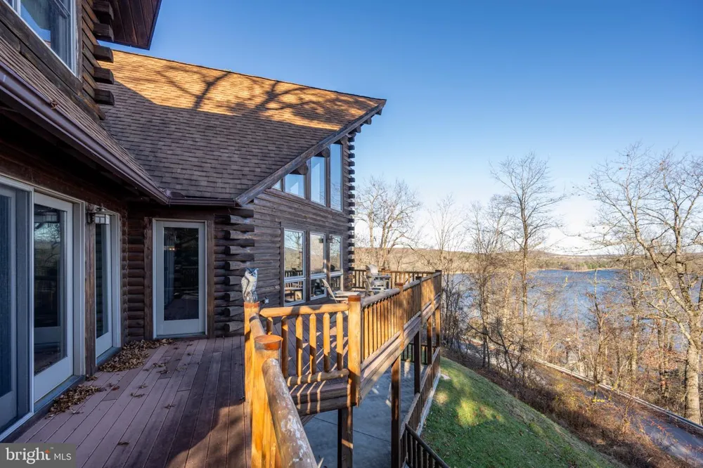 439 PARADISE HEIGHTS Oakland, MD 21550