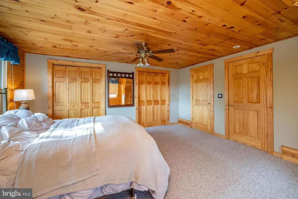 439 PARADISE HEIGHTS Oakland, MD 21550
