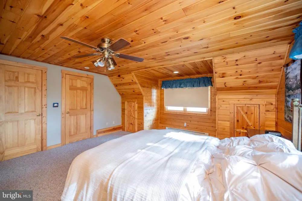439 PARADISE HEIGHTS Oakland, MD 21550