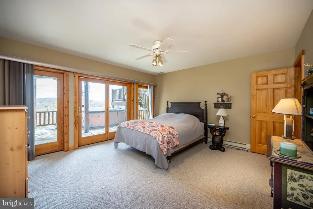 439 PARADISE HEIGHTS Oakland, MD 21550