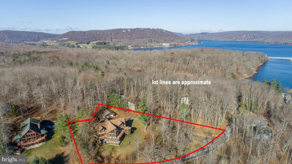 439 PARADISE HEIGHTS Oakland, MD 21550