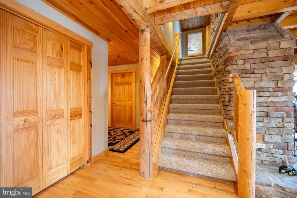 439 PARADISE HEIGHTS Oakland, MD 21550