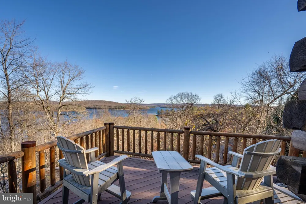 439 PARADISE HEIGHTS Oakland, MD 21550