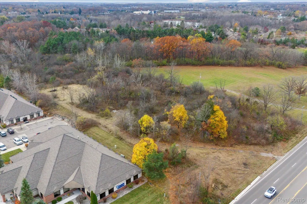 1 S Saginaw Street Grand Blanc Charter Township, MI 48439