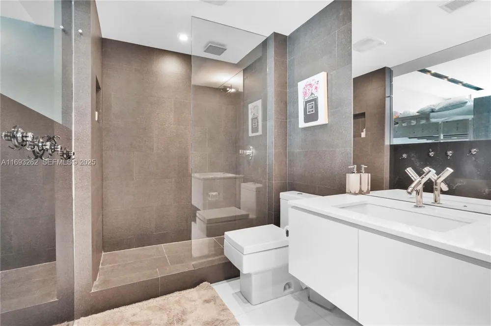 3535 S Ocean Drive #2104 Hollywood, FL 33019