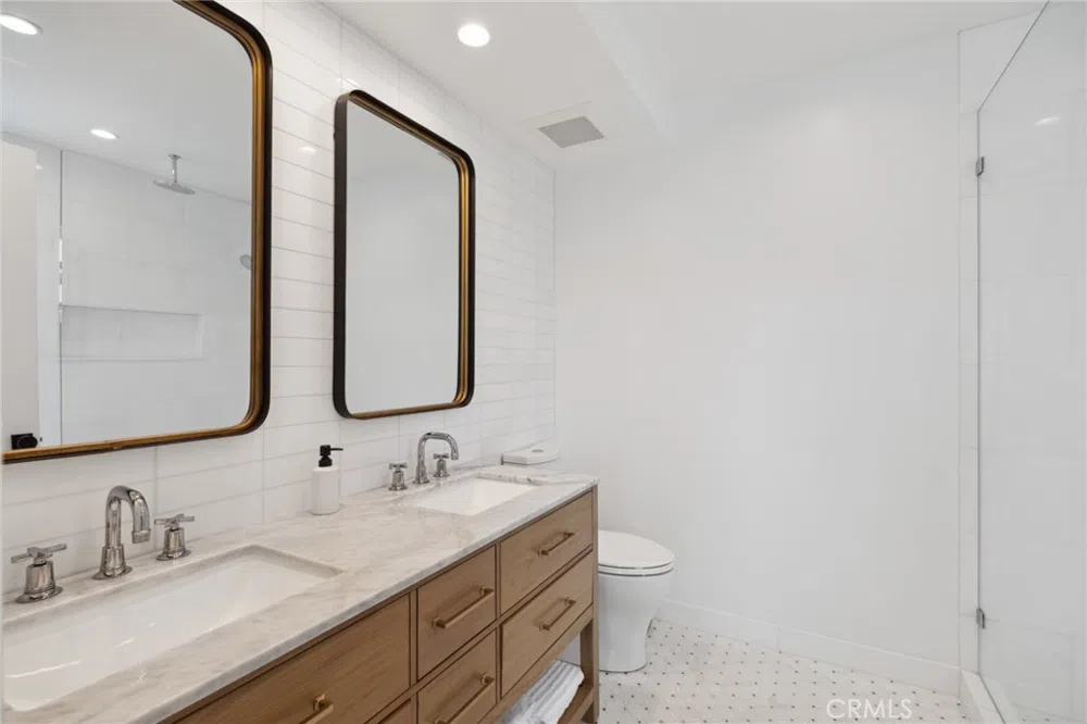 300 Coral Avenue Newport Beach, CA 92662