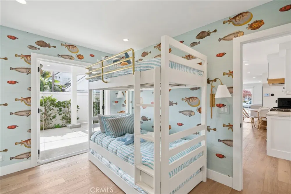 300 Coral Avenue Newport Beach, CA 92662