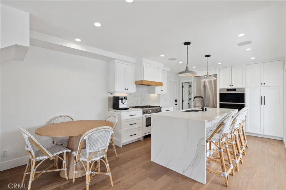 300 Coral Avenue Newport Beach, CA 92662