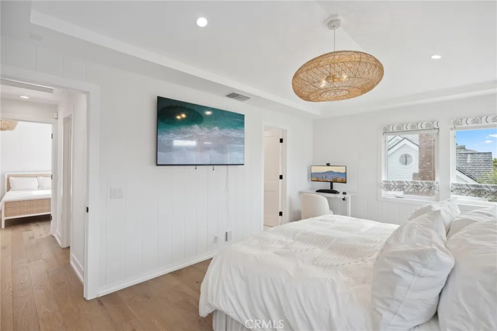 300 Coral Avenue Newport Beach, CA 92662