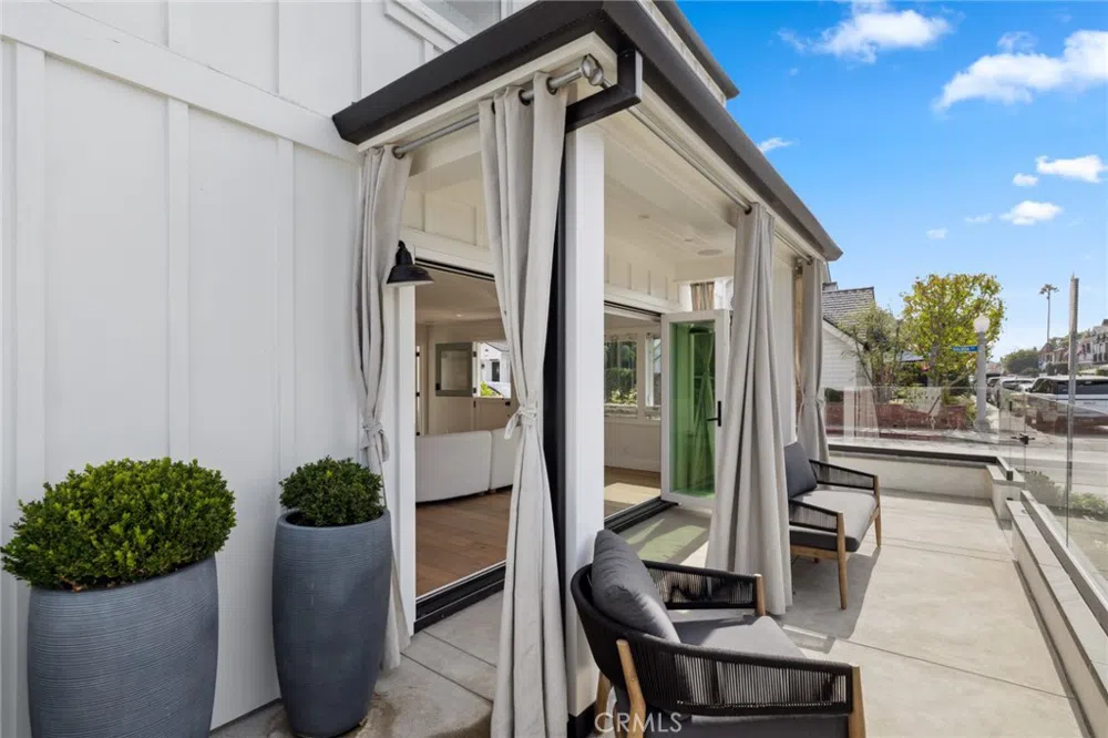 300 Coral Avenue Newport Beach, CA 92662