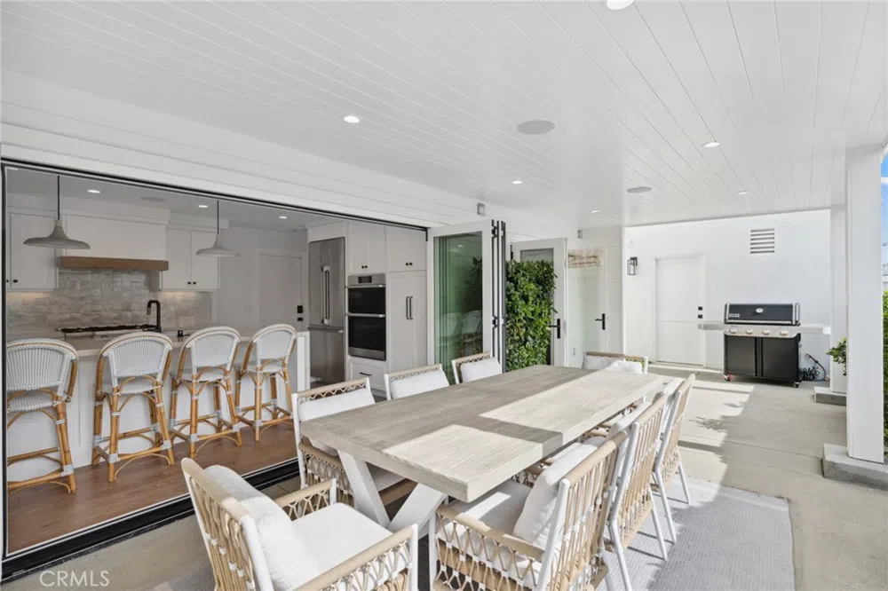 300 Coral Avenue Newport Beach, CA 92662