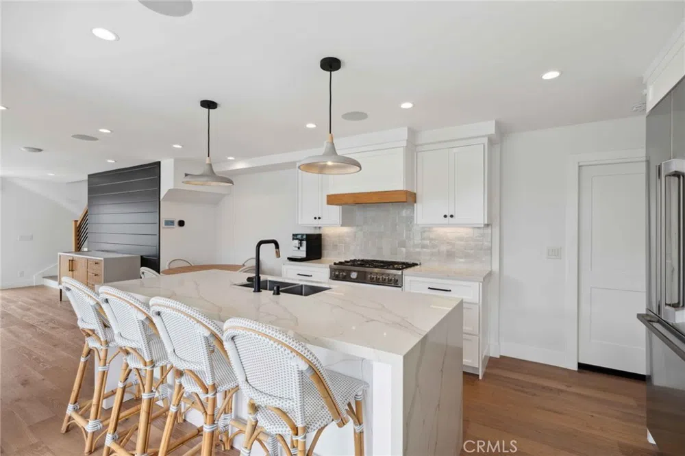300 Coral Avenue Newport Beach, CA 92662