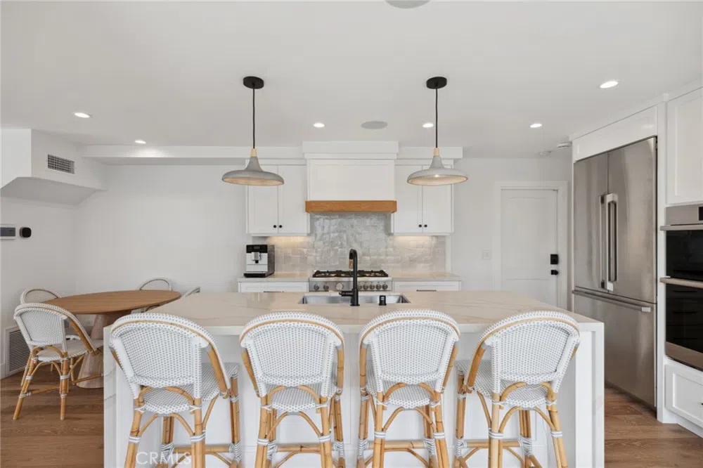 300 Coral Avenue Newport Beach, CA 92662