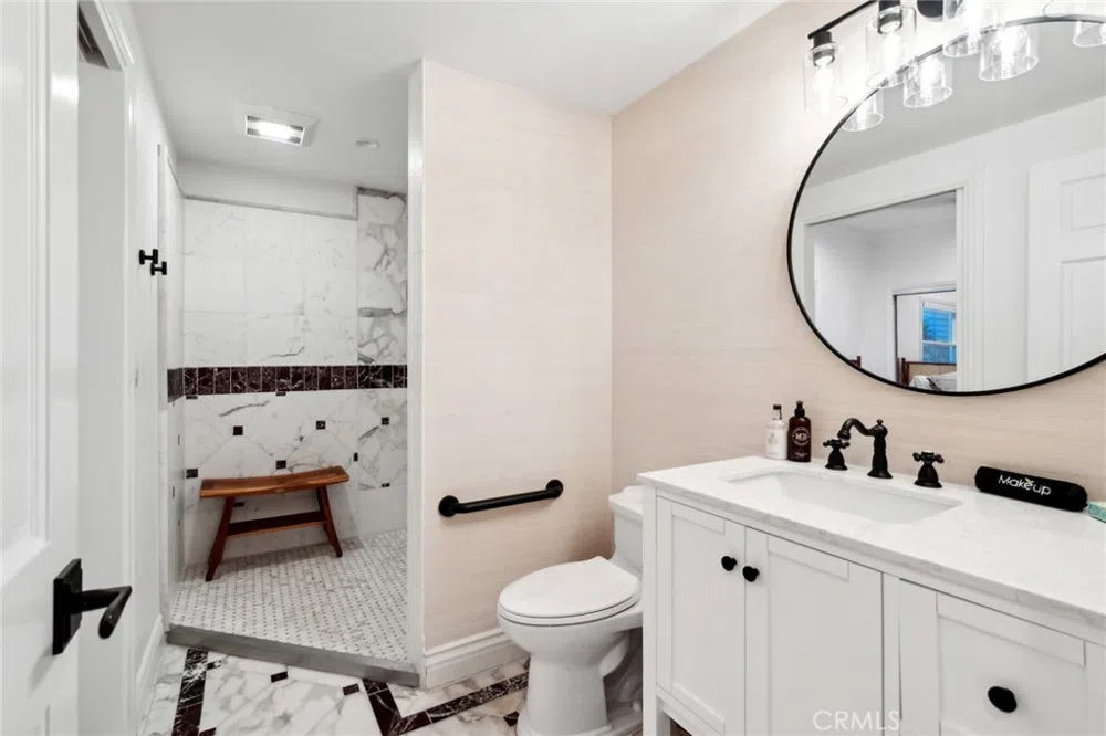 125 Grand Canal Newport Beach, CA 92662