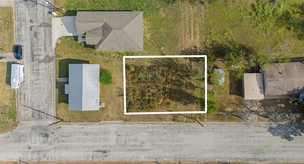 366 Dallas Street Giddings, TX 78942