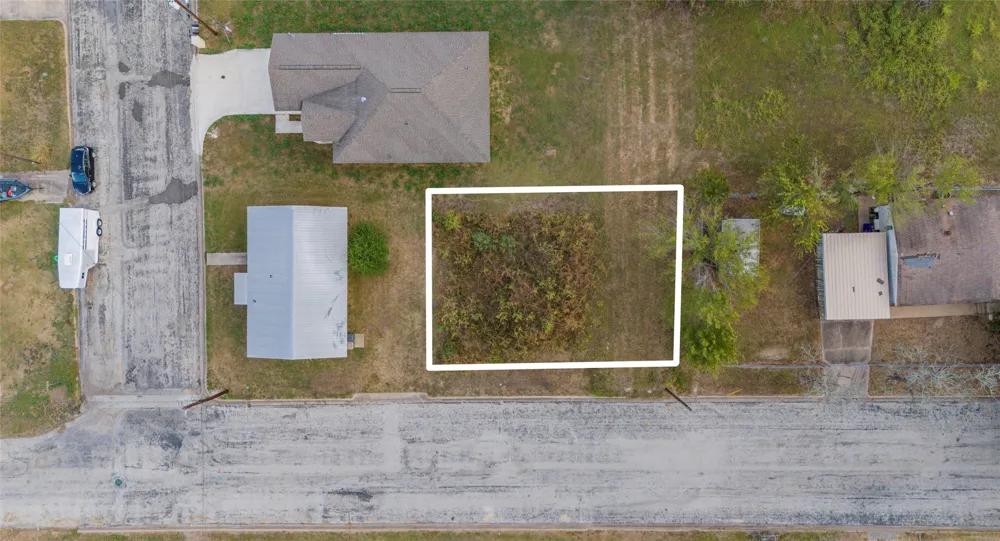 366 Dallas Street Giddings, TX 78942