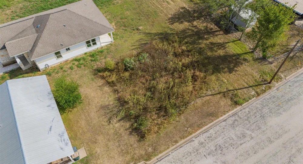 366 Dallas Street Giddings, TX 78942