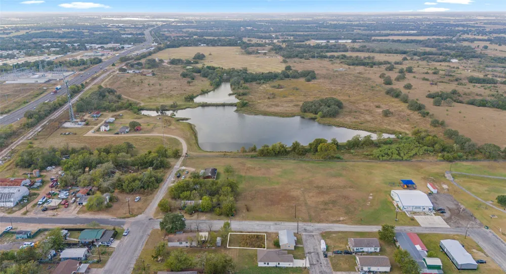 366 Dallas Street Giddings, TX 78942