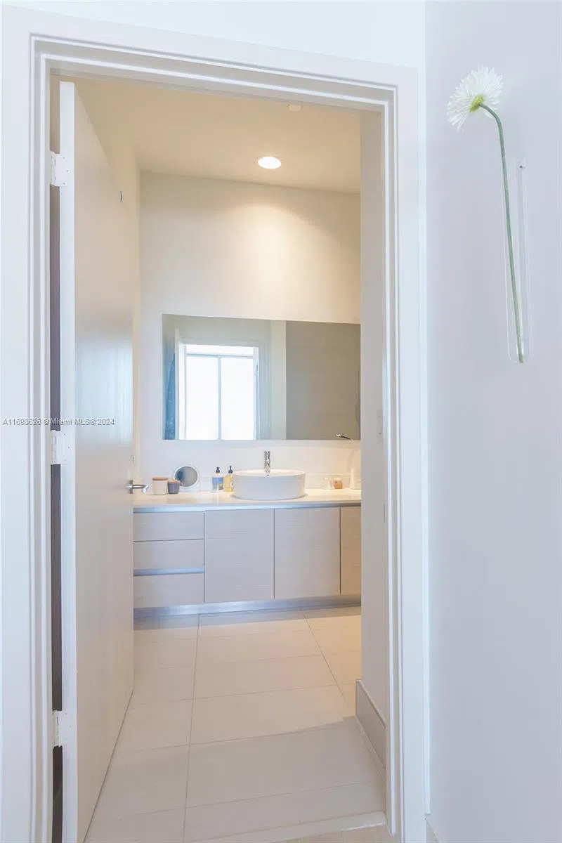 2600 E Hallandale Beach Blvd #T3307 Hallandale Beach, FL 33009