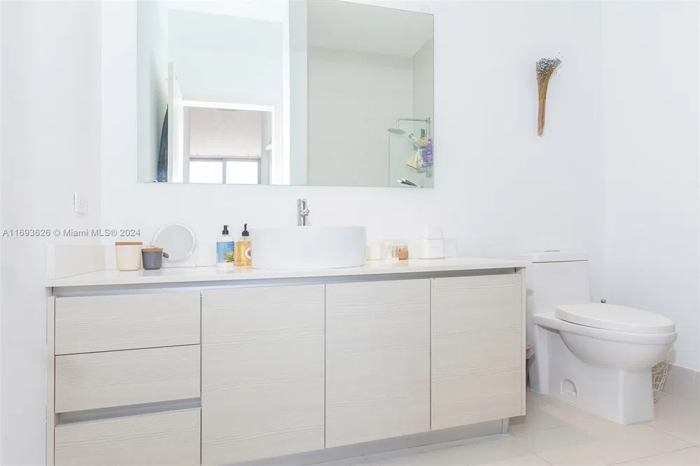 2600 E Hallandale Beach Blvd #T3307 Hallandale Beach, FL 33009