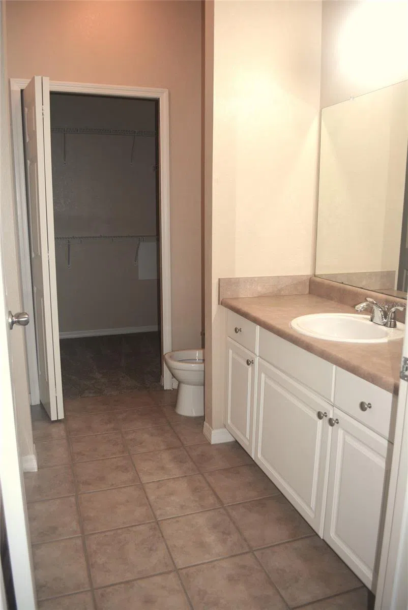 5701 SOLDIER CIRCLE #104 Sarasota, FL 34233