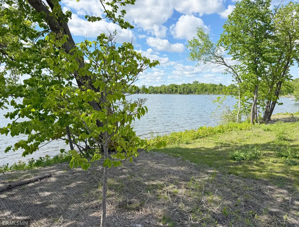 7560 Lake John Drive Annandale, MN 55302