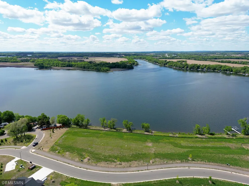 7560 Lake John Drive Annandale, MN 55302