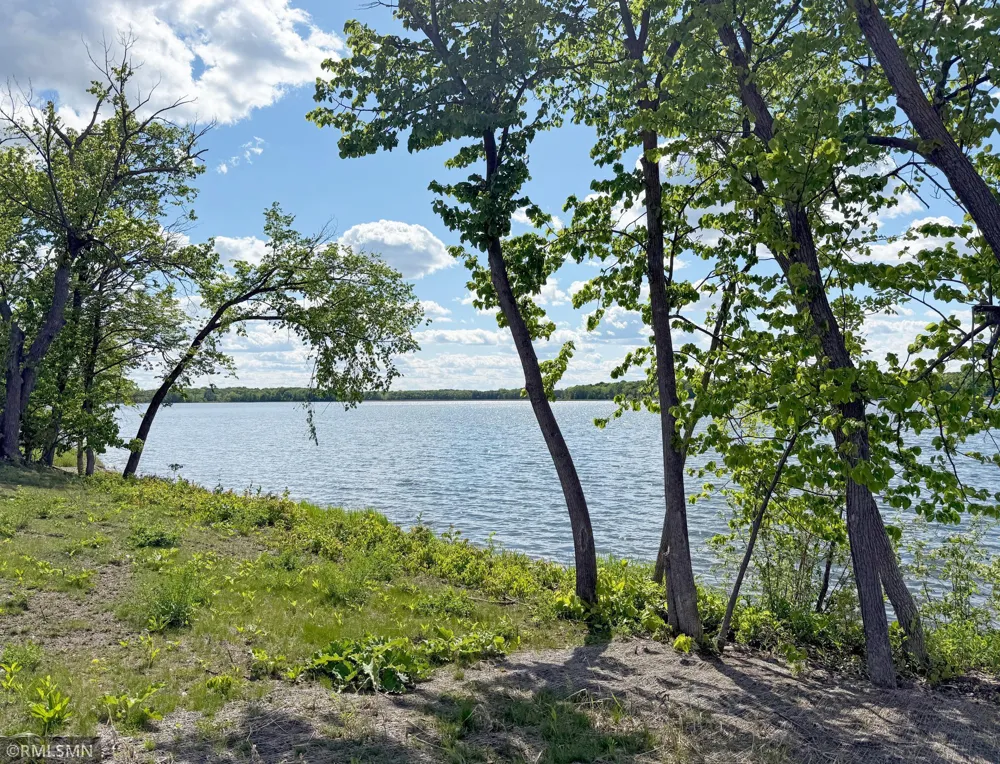 7560 Lake John Drive Annandale, MN 55302