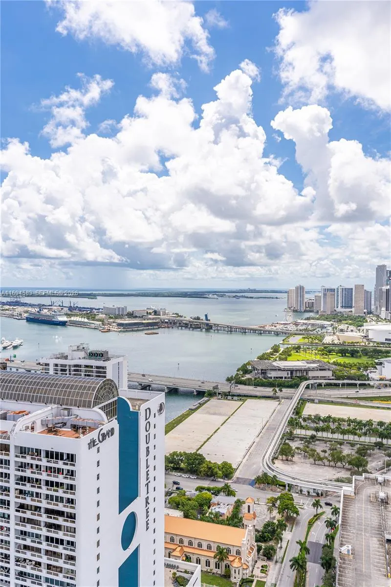 1750 Bayshore Dr #5014 Miami, FL 33132