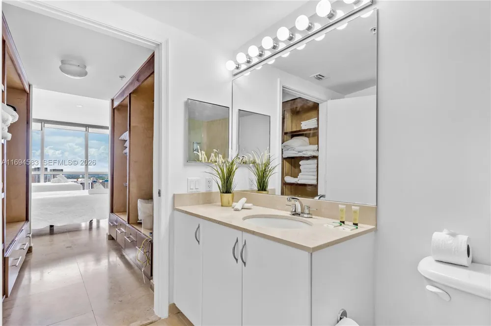 1750 Bayshore Dr #5014 Miami, FL 33132