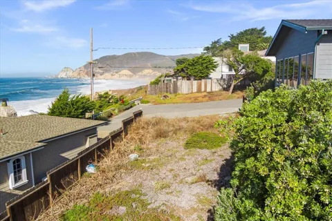 Sea Cliff Court